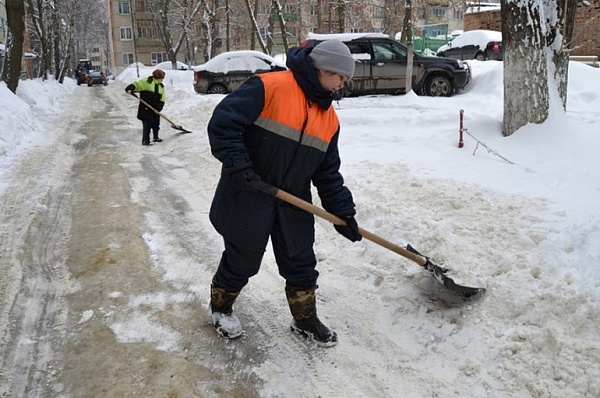 В Сосенском объявлены конкурсы по поиск подрядчика по вывозу снега во дворах